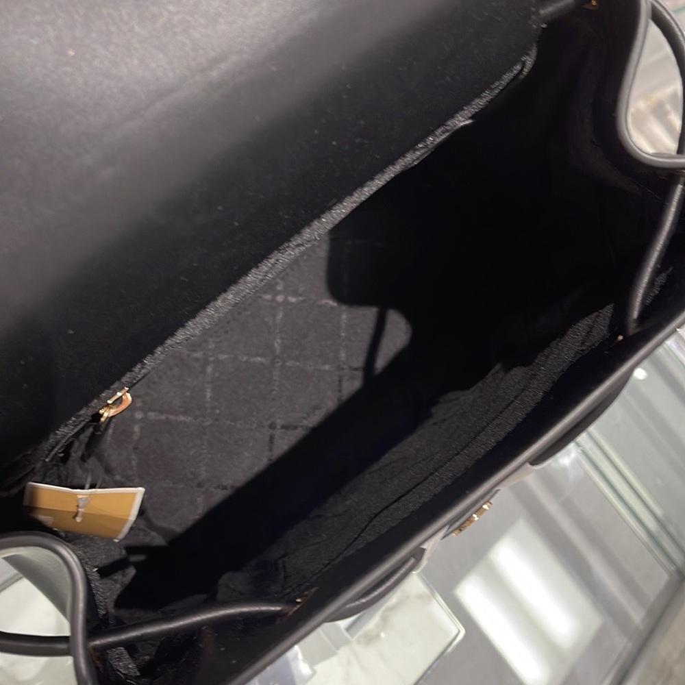 Michael Kors Backpack Bag Phoebe Medium Flap Drawstring Backpack Black 
NWT - Picture 5 of 16